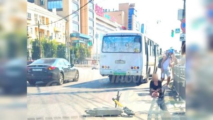 Воронежцы сообщили о ДТП с пострадавшей женщиной у «Галереи Чижова»