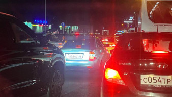Воронежцы застряли в мёртвой пробке на Остужевской развязке