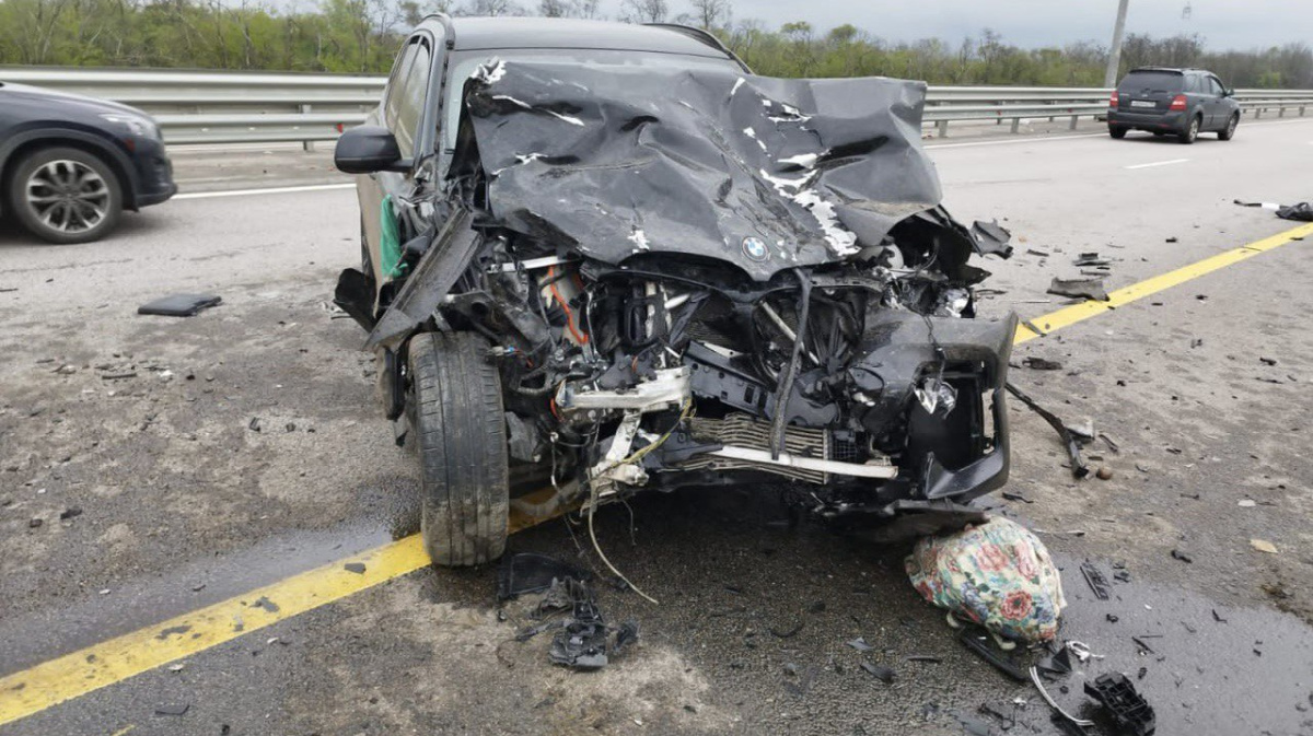 BMW и Nissan столкнулись на воронежском участке М4-«Дон»: 3 пострадавших |  30.04.2023 | Воронеж - БезФормата