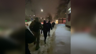 Воронежцы застряли в пробках на тротуарах