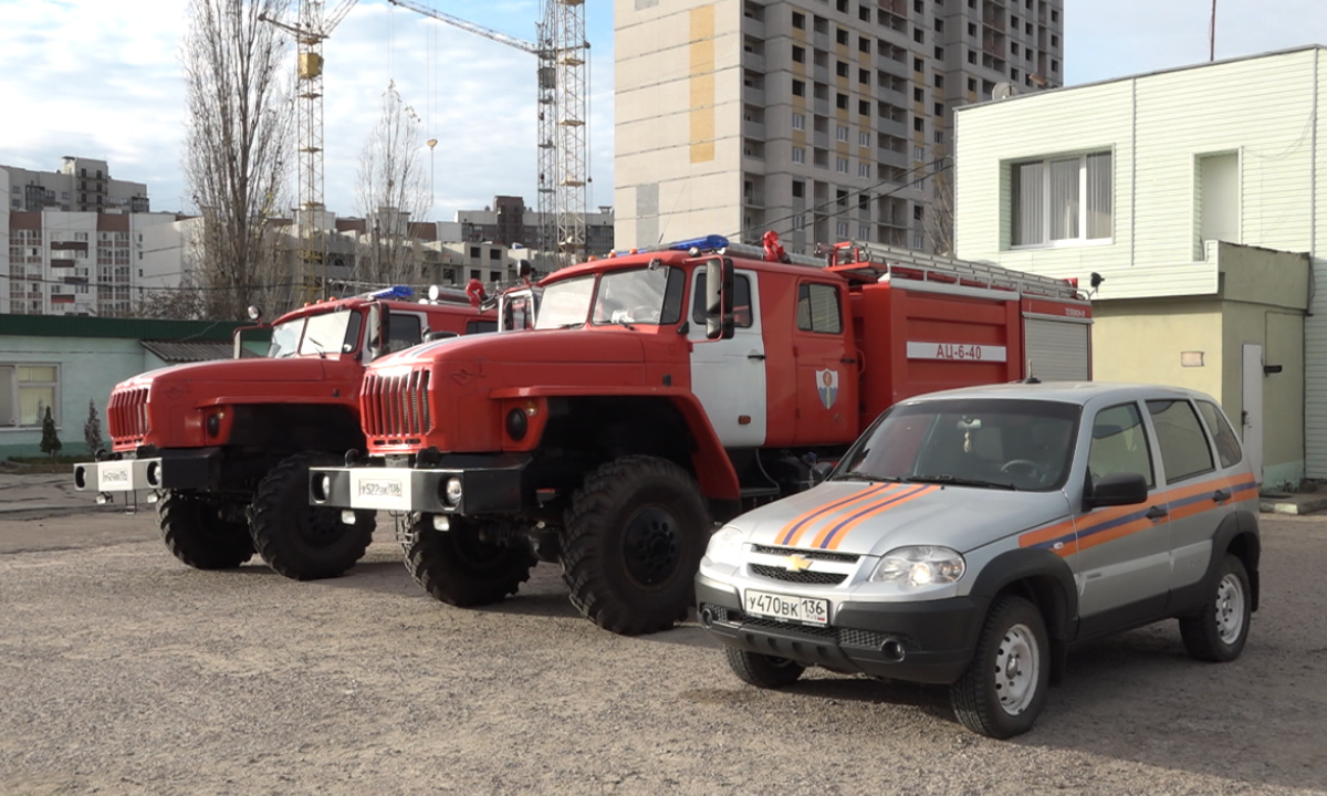 Пожарные автоцистерны и легковой автомобиль отправили из Воронежа в ЛНР –  Новости Воронежа и Воронежской области – Вести Воронеж