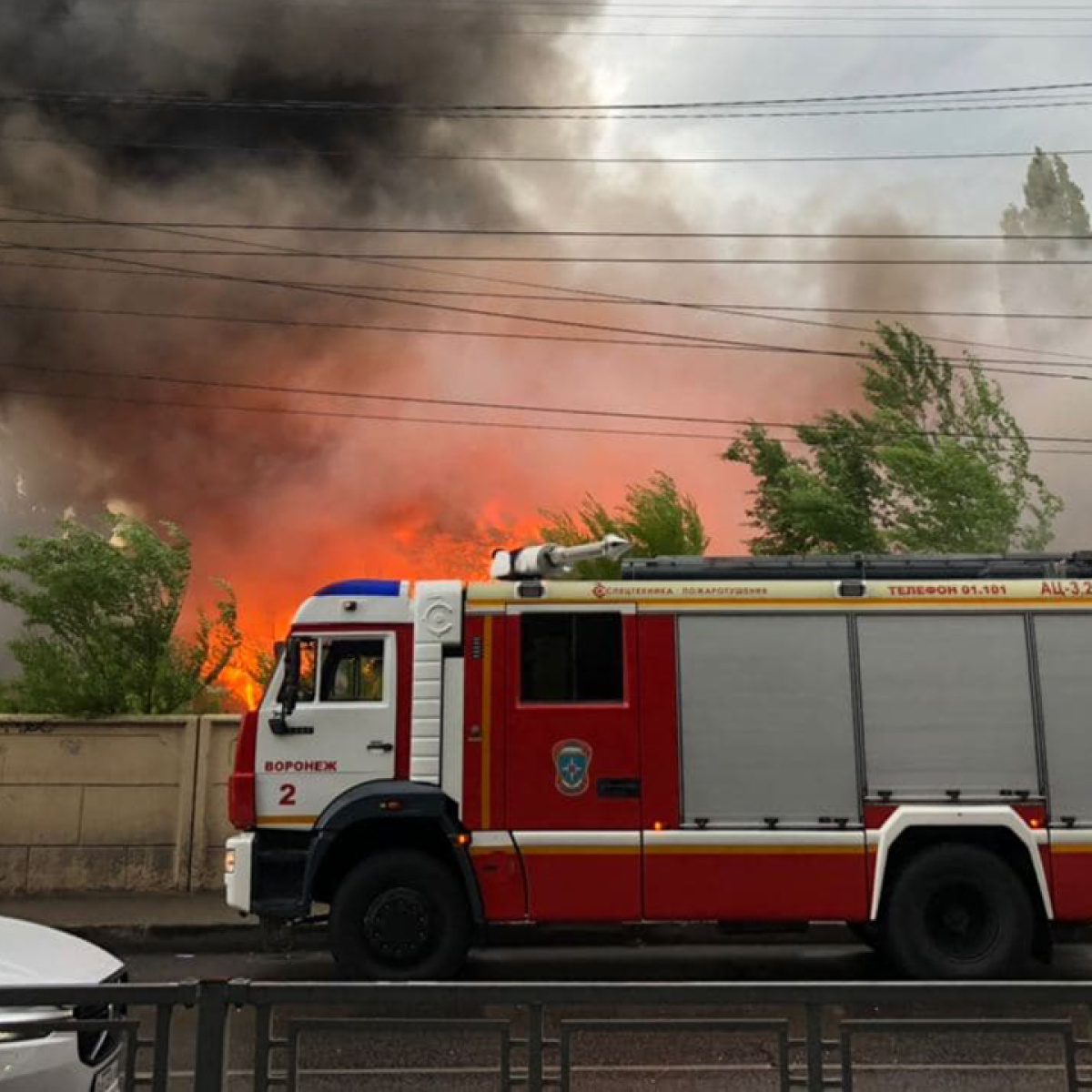 Пожар в воронеже сейчас на правом берегу. Пожар в Воронеже сейчас. Воронеж пожар на газовой. Пожар в Воронеже сегодня. Пожар в Воронеже сейчас на правом берегу видео.