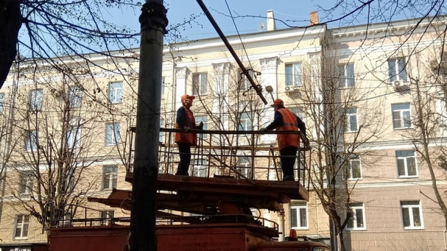 В Воронеже демонтируют остатки троллейбусной линии на улице Мира