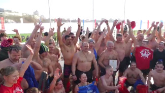 В Воронеже состоялось массовое обливание холодной водой