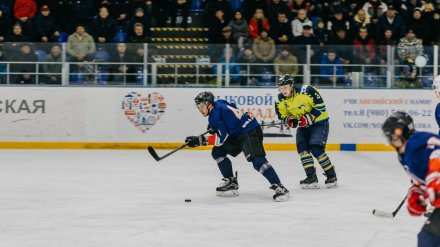 На ледовой арене в Нововоронеже завершился хоккейный турнир