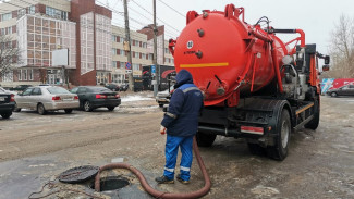 В Воронеже устранили фекальный потоп у Центрального парка