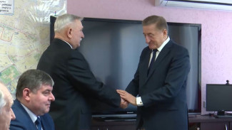 Сенатор Сергей Лукин закупил технику для Совета ветеранов