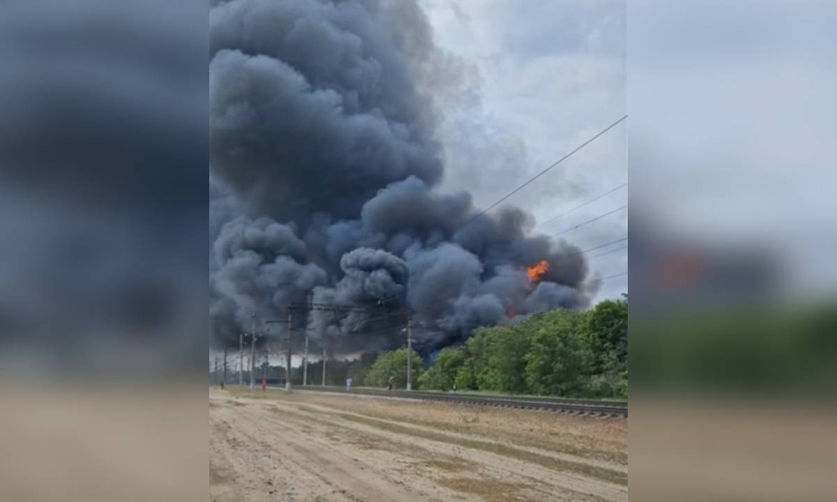 Пожар на складе промзоны разгорелся на Левом берегу Воронежа – Новости  Воронежа и Воронежской области – Вести Воронеж