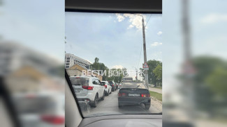 Воронежцы застряли в пробках на Острогожском кольце