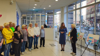 В Штабе общественной поддержки «Единой России» открылась выставка творческих работ воронежских пенсионеров