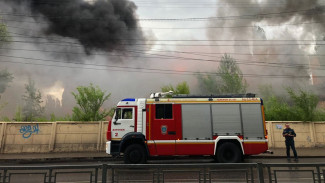 Спасатели потушили крупный пожар в Юго-Западном районе Воронежа