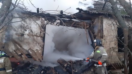 В Воронежской области под завалами сгоревшего дома нашли труп женщины