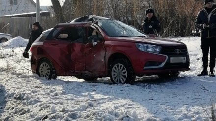 Под Воронежем в ДТП с «Ладой» и КамАЗом пострадали три человека