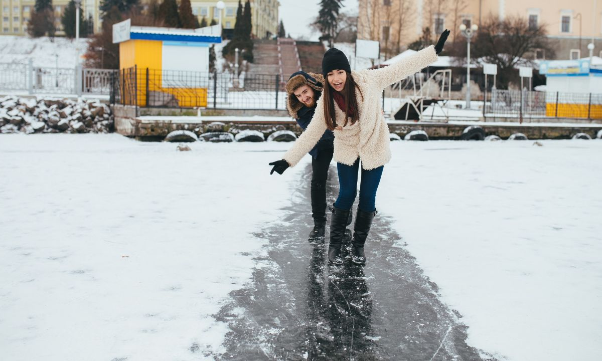 Клей и песок на обувь. Как передвигаться по Воронежу во время адского  гололёда – Новости Воронежа и Воронежской области – Вести Воронеж