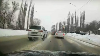В Воронеже водителя Lexus оштрафовали за опасный обгон
