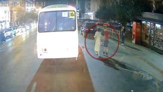 «В пакете был мяч». Как провожавшую внука женщину сделали крайней во взрыве ПАЗа в Воронеже