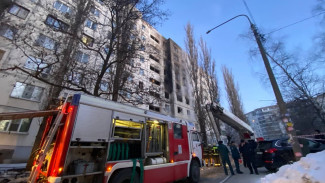 В Воронеже после взрыва газа в 9-этажке пострадали несколько машин