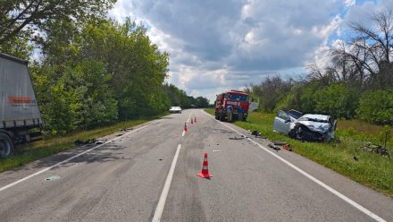 Двое мужчин погибли в лобовом ДТП на воронежской трассе