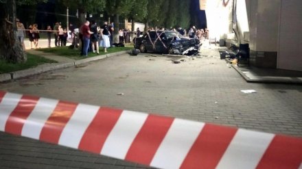 Единственную выжившую после ДТП с полицейским женщину выписали из больницы в Воронеже