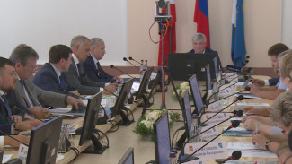 Бюджетникам в Воронежской области запланировали поднять зарплаты на 15%