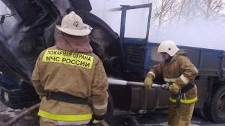 В Воронежской области водитель вспыхнувшего грузовика получил ожоги лица