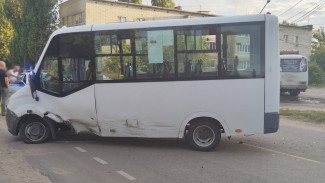Двое пассажиров маршрутки пострадали после ДТП в Лисках