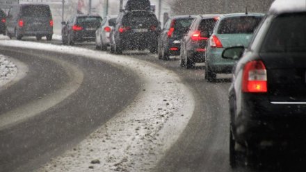 Снег спровоцировал 9-балльные пробки в Воронеже
