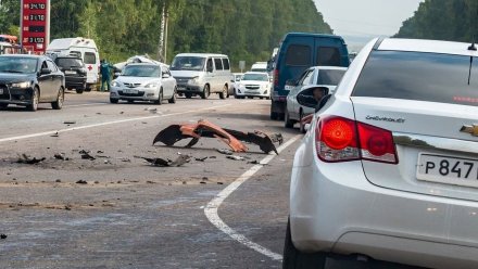 Восемь машин столкнулись на трассе в Воронежской области: погибла 12-летняя девочка