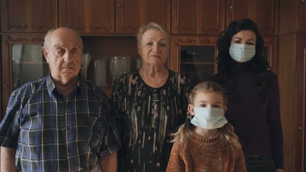 Воронежцам рассказали, как помочь пожилым родственникам пережить пандемию
