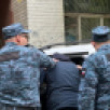 Отца троих сыновей задержали на остановке в Воронеже