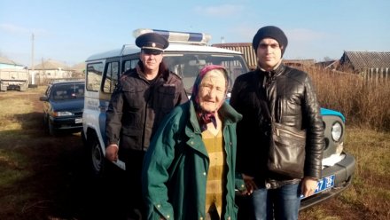 В Воронежской области полицейские спасли заблудившуюся пенсионерку