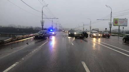 Число пострадавших в массовом ДТП на Чернавском мосту возросло до 4