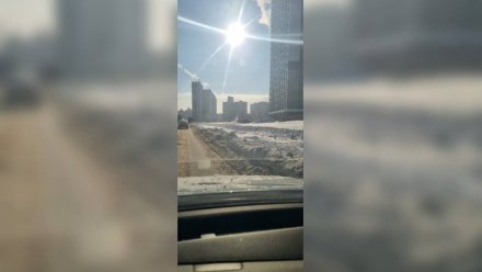Дорогу к школе парализовало из-за сильных снегопадов в Воронеже