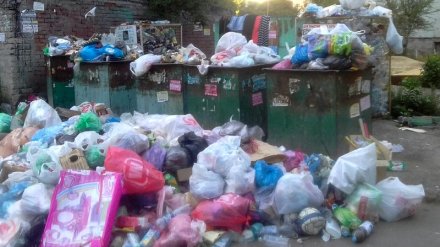 Один из воронежских дворов превратился в свалку