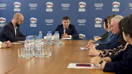 Владимир Нетёсов встретился с региональными победителями конкурса первичных отделений «Единой России»
