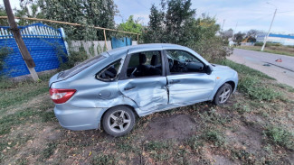 Двое водителей пострадали в ДТП с легковушками в Воронежской области