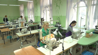 Студентки воронежского колледжа запустили швейное производство для бойцов на передовой