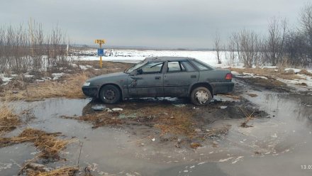 На воронежской трассе опрокинулась иномарка: есть пострадавшие