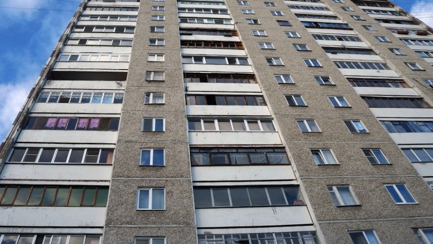 В Воронеже из окна 9 этажа выпал 33-летний мужчина