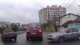 Автомобилисты устроили массовую драку на дороге из-за ДТП в Воронеже