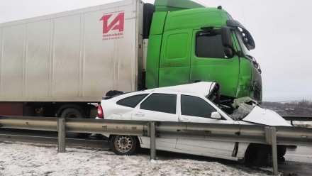 Парень на «Ладе» погиб в ДТП с грузовиком на трассе Курск – Воронеж