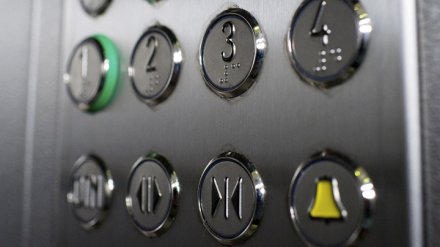 Воронежские власти оборудуют лифтами многоэтажные здания всех соцучреждений