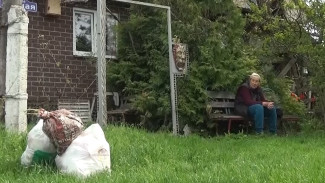 Единственную жительницу воронежского посёлка обязали платить за фантомный вывоз мусора