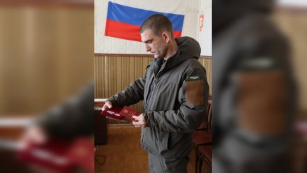 Сыну погибшего на СВО воронежца передали медаль «За отвагу»