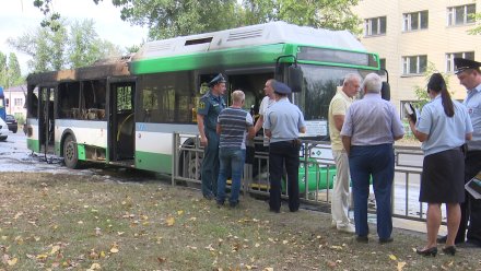 Следком заинтересовался пожаром в автобусе №90 в Воронеже