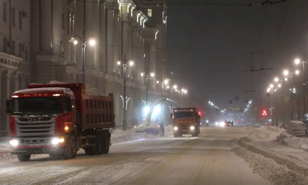 В Центральном районе Воронежа ночью работали 70 единиц техники – Новости  Воронежа и Воронежской области – Вести Воронеж