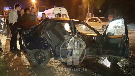 В Воронеже в мощном столкновении двух легковушек пострадали три человека