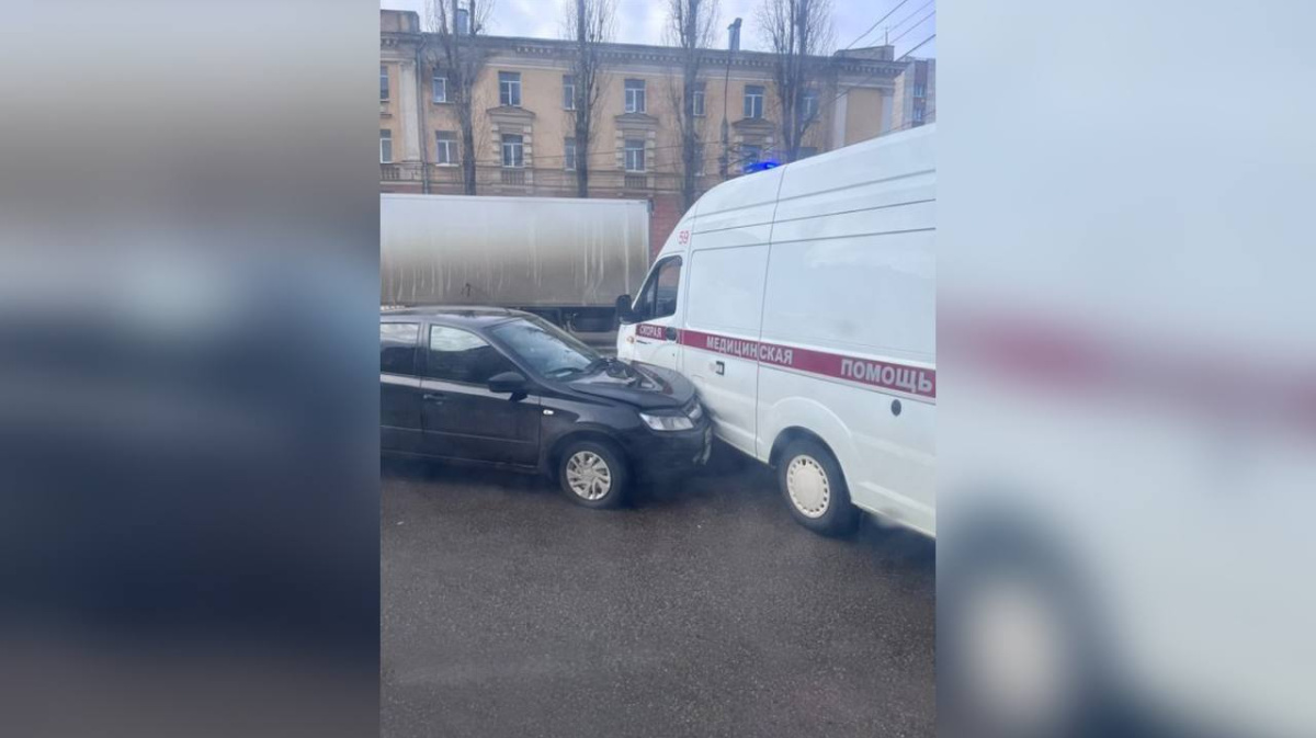 В Воронеже попал в ДТП автомобиль скорой помощи | 27.02.2023 | Воронеж -  БезФормата