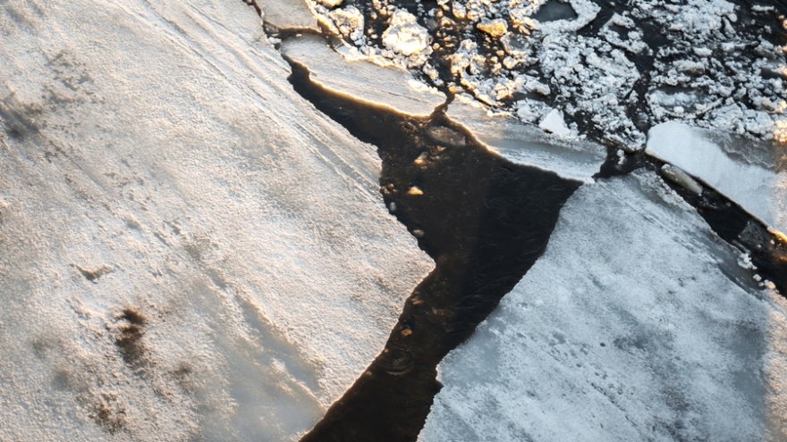 В Воронеже мужчина провалился под лёд водохранилища