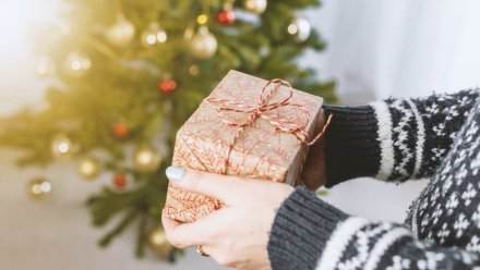В Воронеже упаковщикам новогодних подарков пообещали зарплату до 90 тысяч